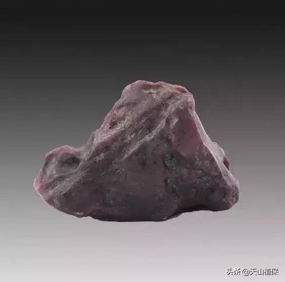 怎么捡到价值极高的石头,捡到一块石头价值千万