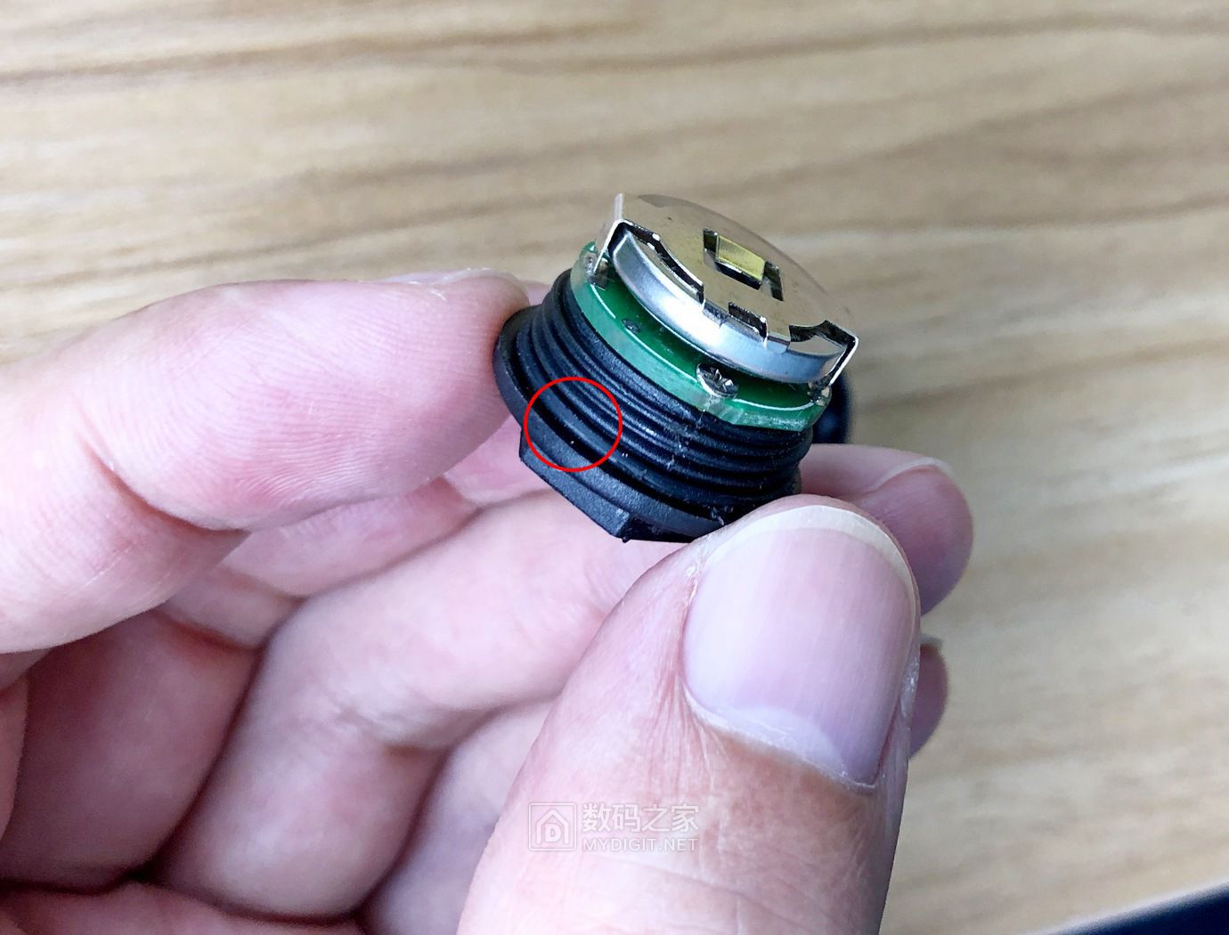 外置式胎压监测评测,外置胎压监测传感器拆解