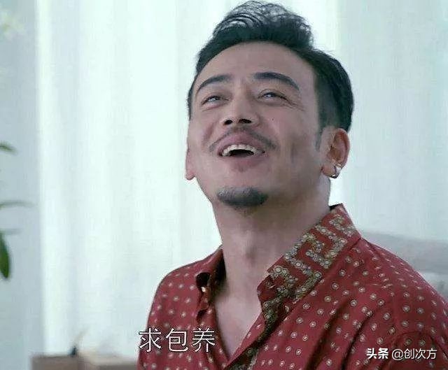 极简时尚大容量双肩包的优点,轻奢双肩包可隐藏背带