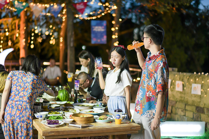 初夏品风凉饭，南北湖商玉客栈，推窗有山水