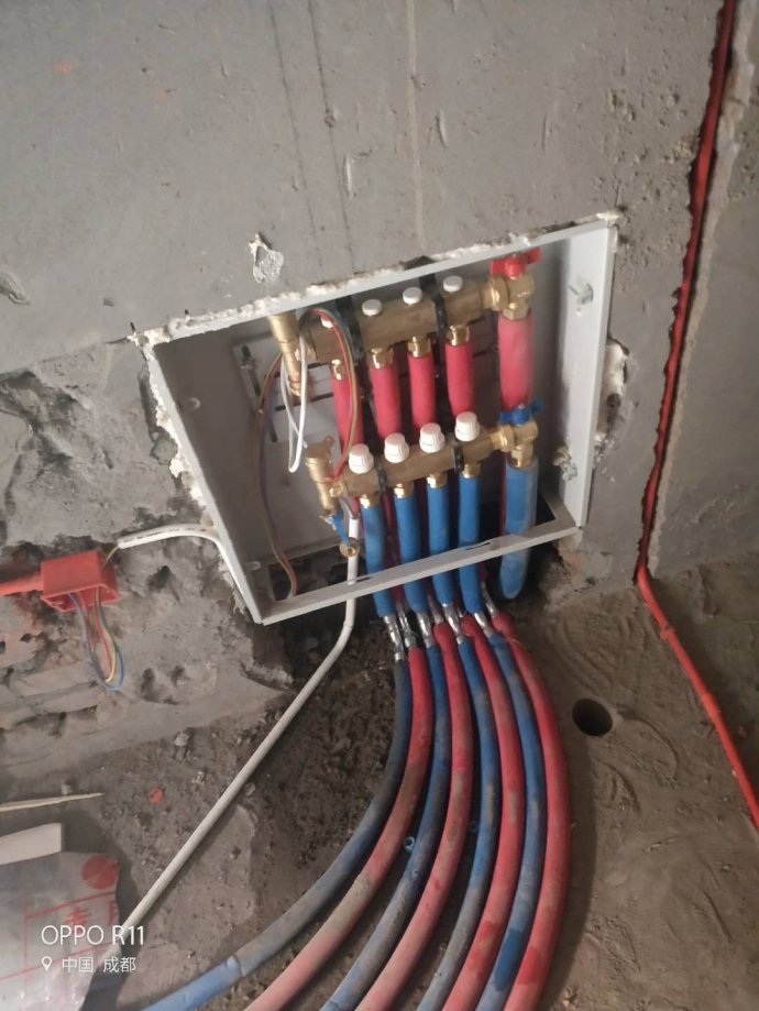 地暖分水器安装的正确方法,地暖分水器排气孔漏水是什么原因