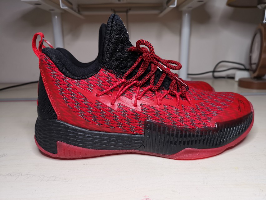 国货当自强最佳第六人战靴匹克闪电开箱