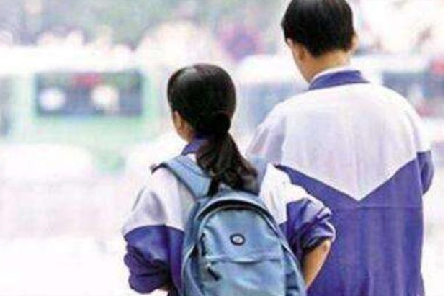 父母发现早恋了如何解释,早恋在心理学上的解释