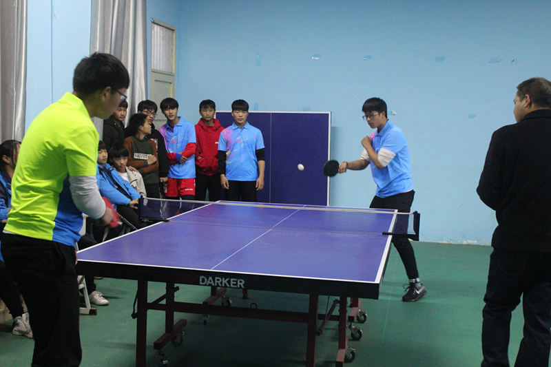 蚌埠市曹老集中学举行“校长杯”乒乓球比赛