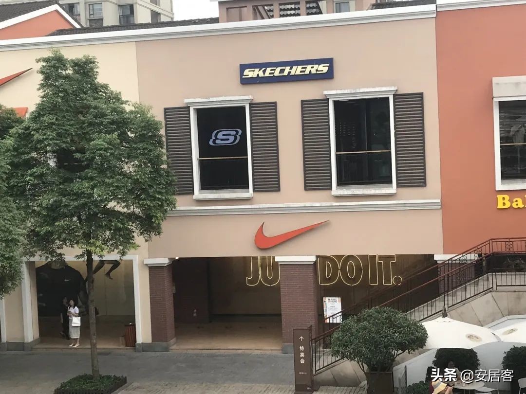 奥特莱斯购物中心早期以什么取胜,商业地产奥特莱斯