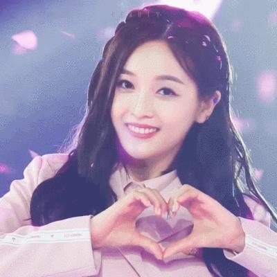 鞠婧祎4000年一遇美少女秒变,鞠婧祎和杨超越照片