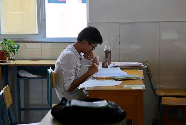 高考分数只超了录取分数线2分,高考考了496分越过二本线了吗