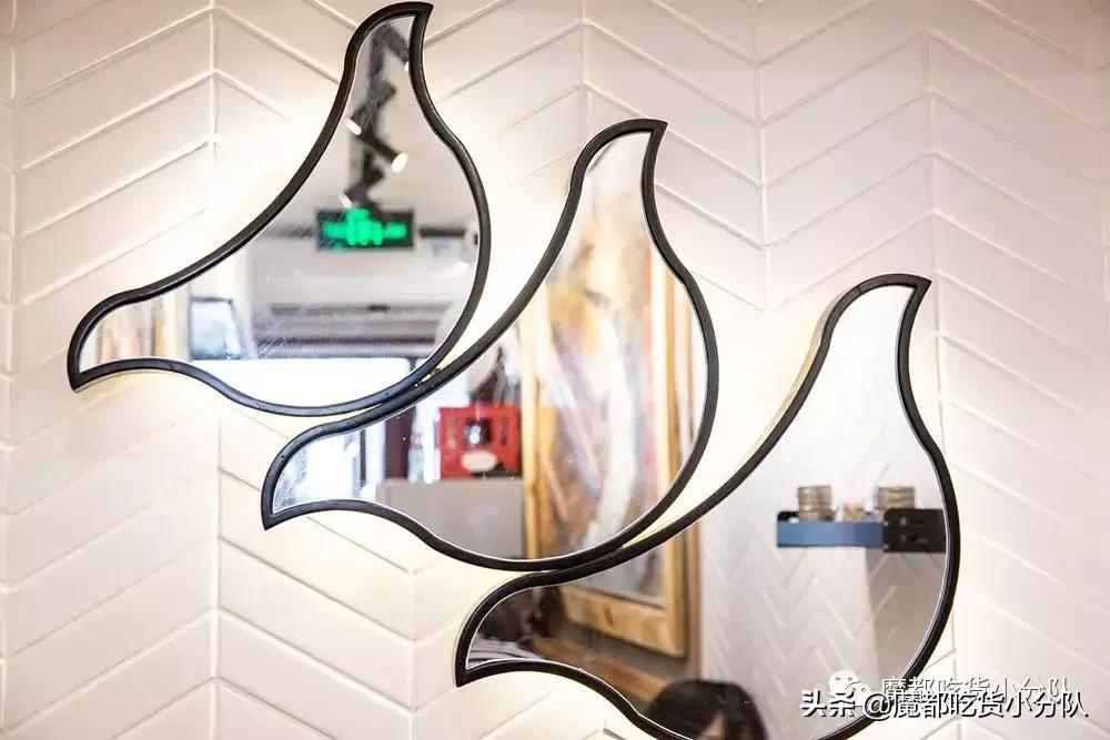 20骞村墠涓婃捣璺竟灏忓悆,浜屽崄骞村墠鐨勪笂娴风編椋熻