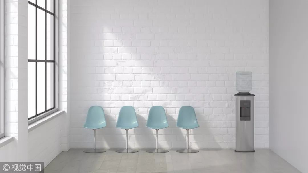 饮水机桶脏了怎么清洗才能干净,饮水机放出来的水脏了该怎么办