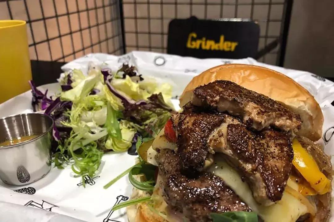 最正宗的纽约汉堡 (纽约神级汉堡在上海排队)