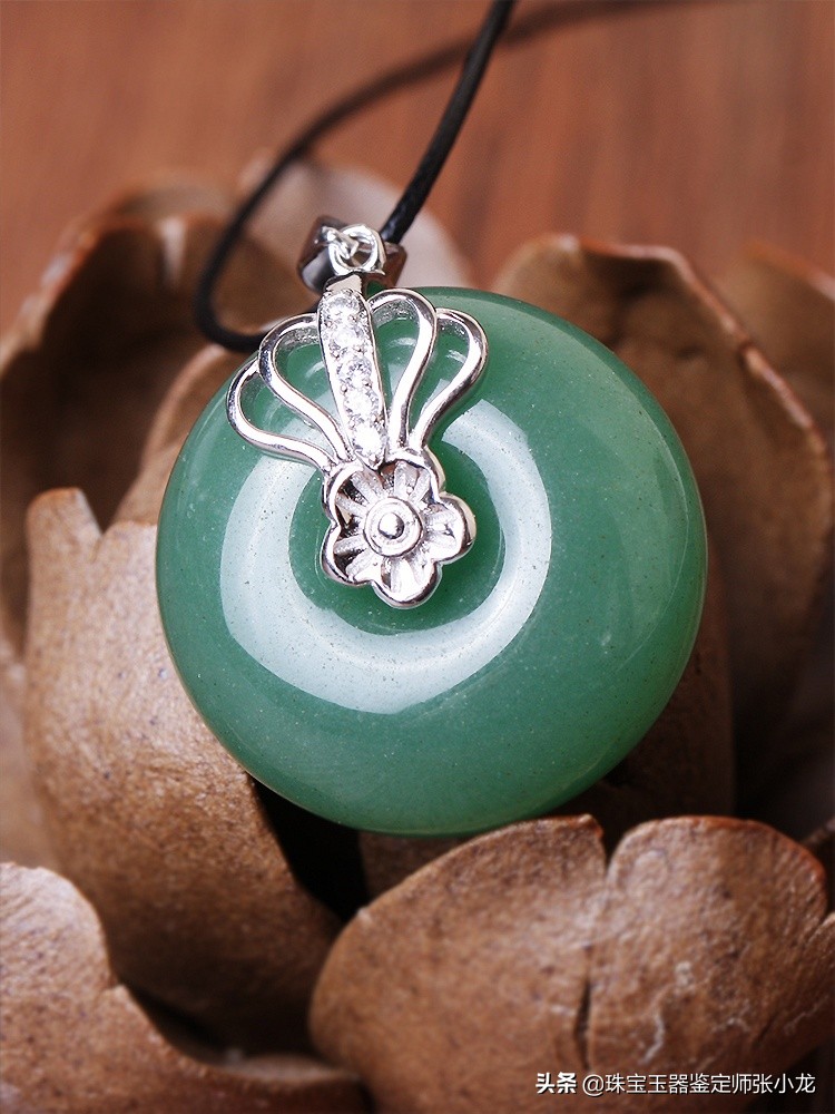 翡翠和玉有什么区别哪一个更好,翡翠和玉有什么区别哪个更好