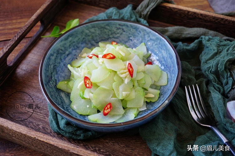 秋天减肥,这瓜别放过,仅2元一斤,拌一拌就上桌,大口吃不长肉