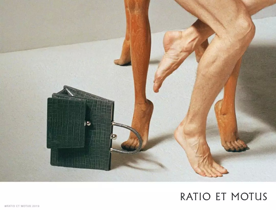 买一送一的背包,买一送一背法