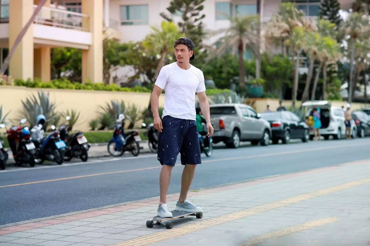 归还世界给你杨烁行走的荷尔蒙,我们都要好好的杨烁行走的荷尔蒙