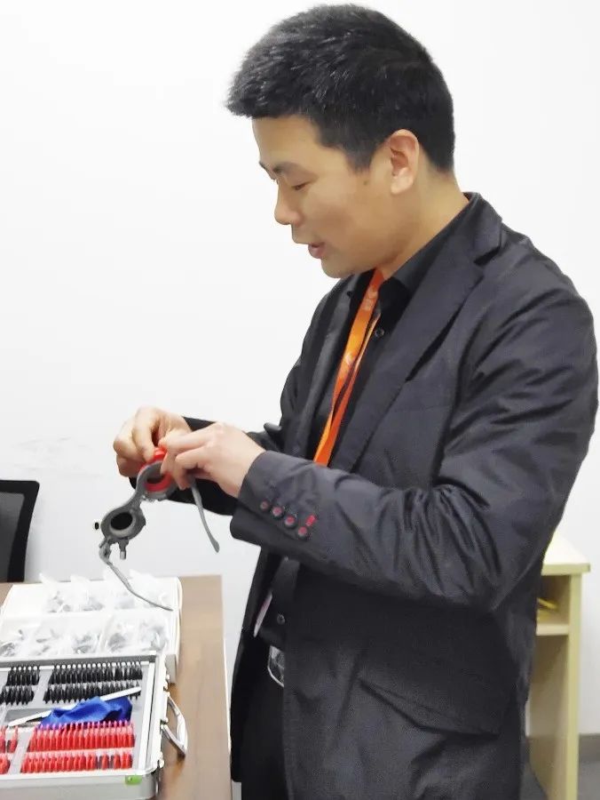 云采智能近视防控眼镜真的有用吗,云采智能眼镜