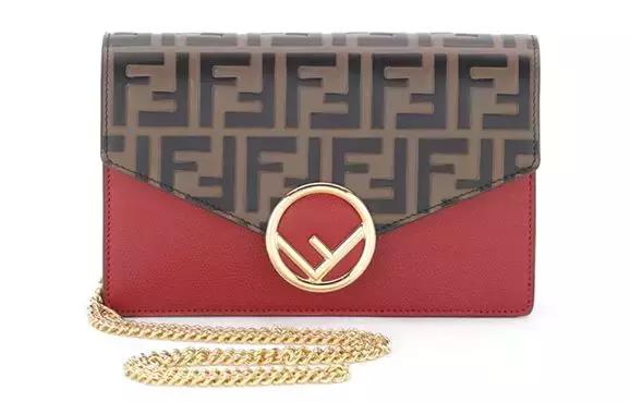 刘雯今年最流行的包,刘雯同款包时尚潮流大牌大容量