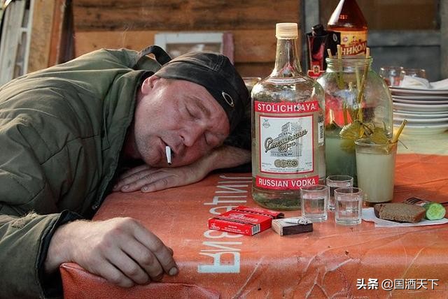 为什么俄罗斯的伏特加这么出名,伏特加在俄罗斯的地位