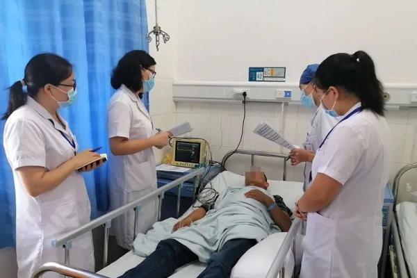 辅导孩子作业被气得脑出血,住院后又抑郁,为人父母一定要内心强大