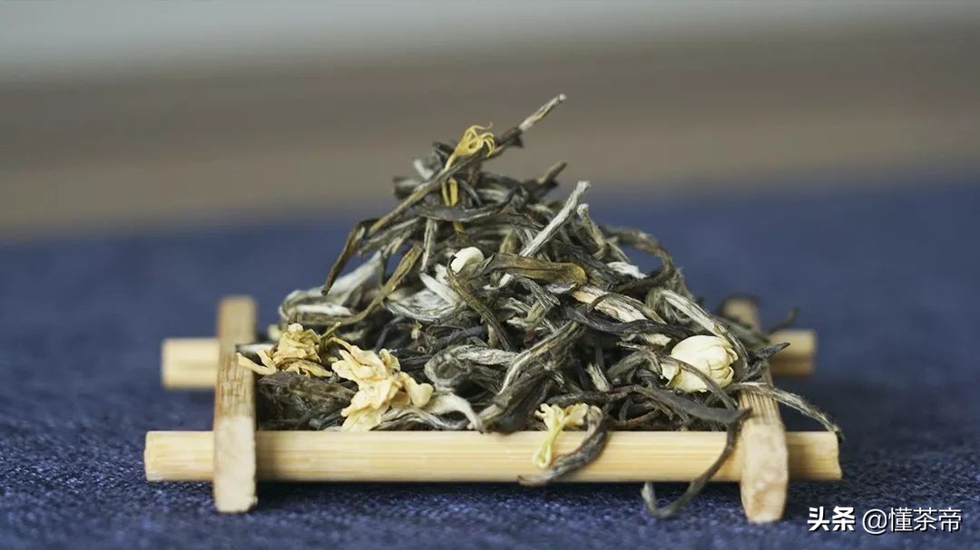 巨头PK，张一元VS吴裕泰茉莉花茶客观测评，谁更胜一筹？