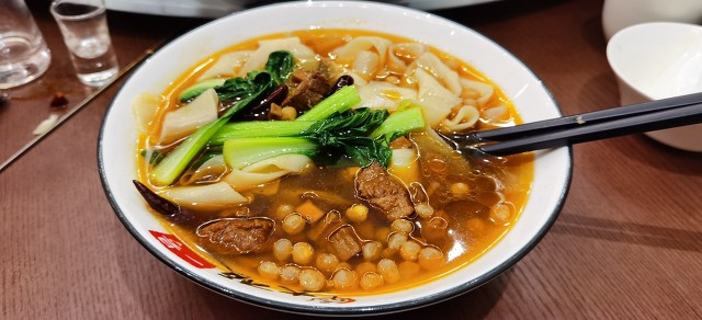 安徽牛肉板面和太和羊肉板面,面中之王清汤面