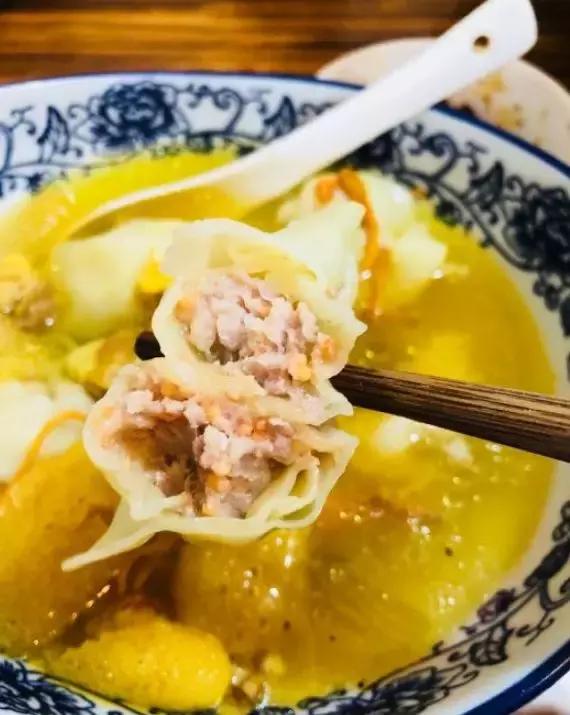 我在2018年的网红美食堆里，精挑出了这23家火爆的店给你！