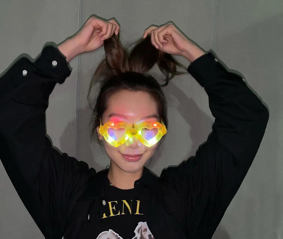 这个被嘲矮的超模火了！一脸硬伤，为啥还被Dior、Prada抢着宠？