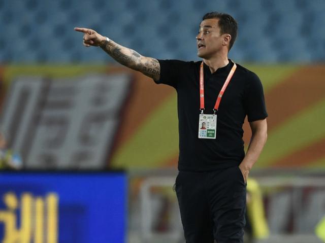 自信过度就是自负，恒大已连续一个半月没有赢球了，卡帅需担责任