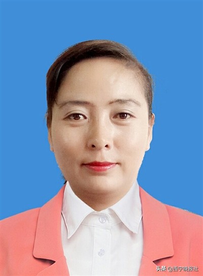 尊师重教功在当代利在千秋,尊师重教勿忘初心铸就千秋伟业