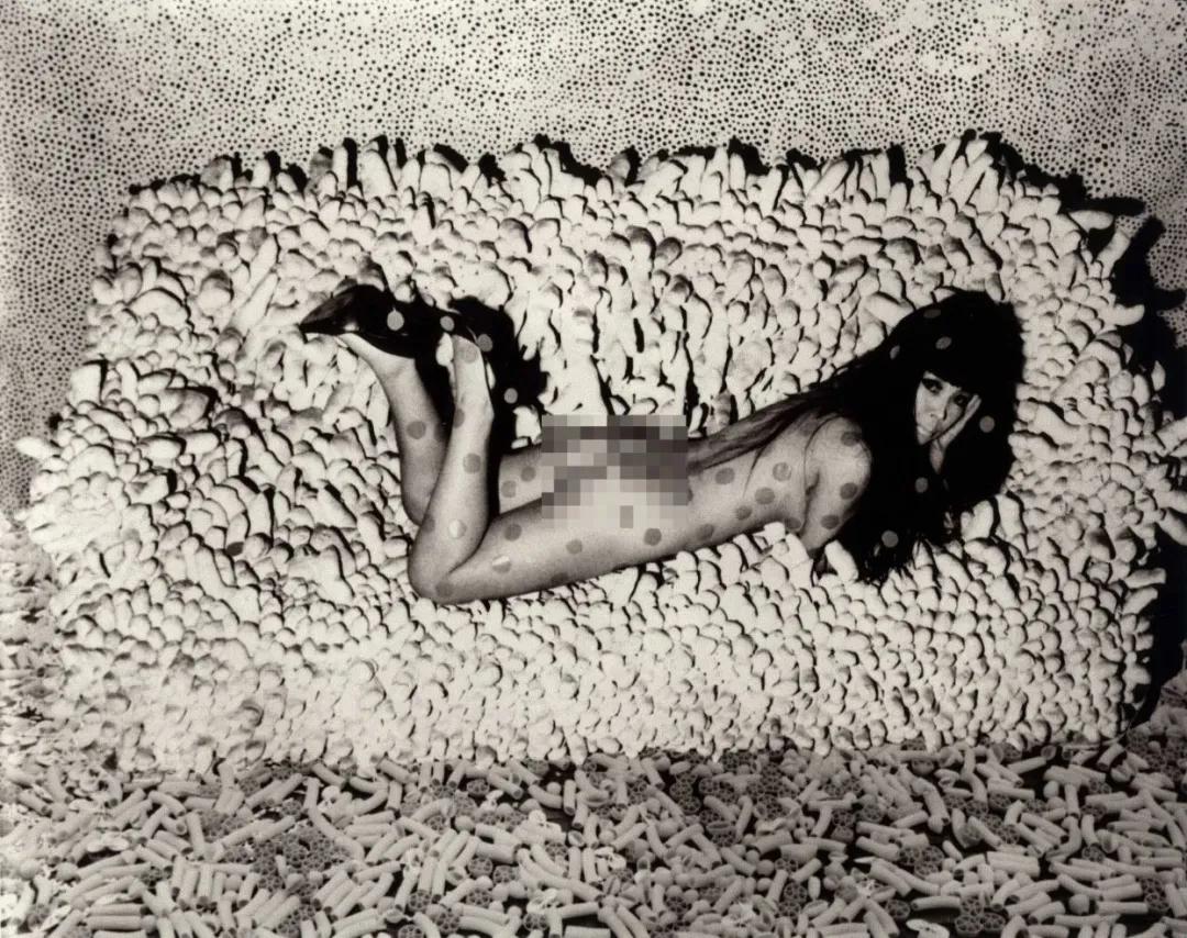 90岁女艺术家，身价几十亿，独居精神病院43年：艺术一半是情色，一半是幻想