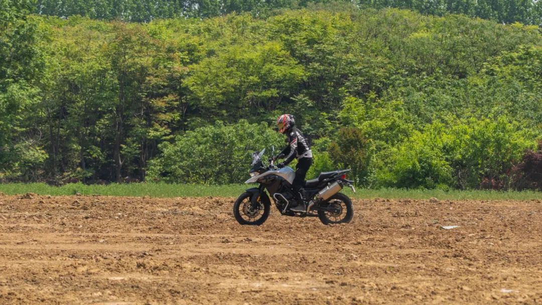 23款无极650ds摩旅西藏视频,恶劣路况