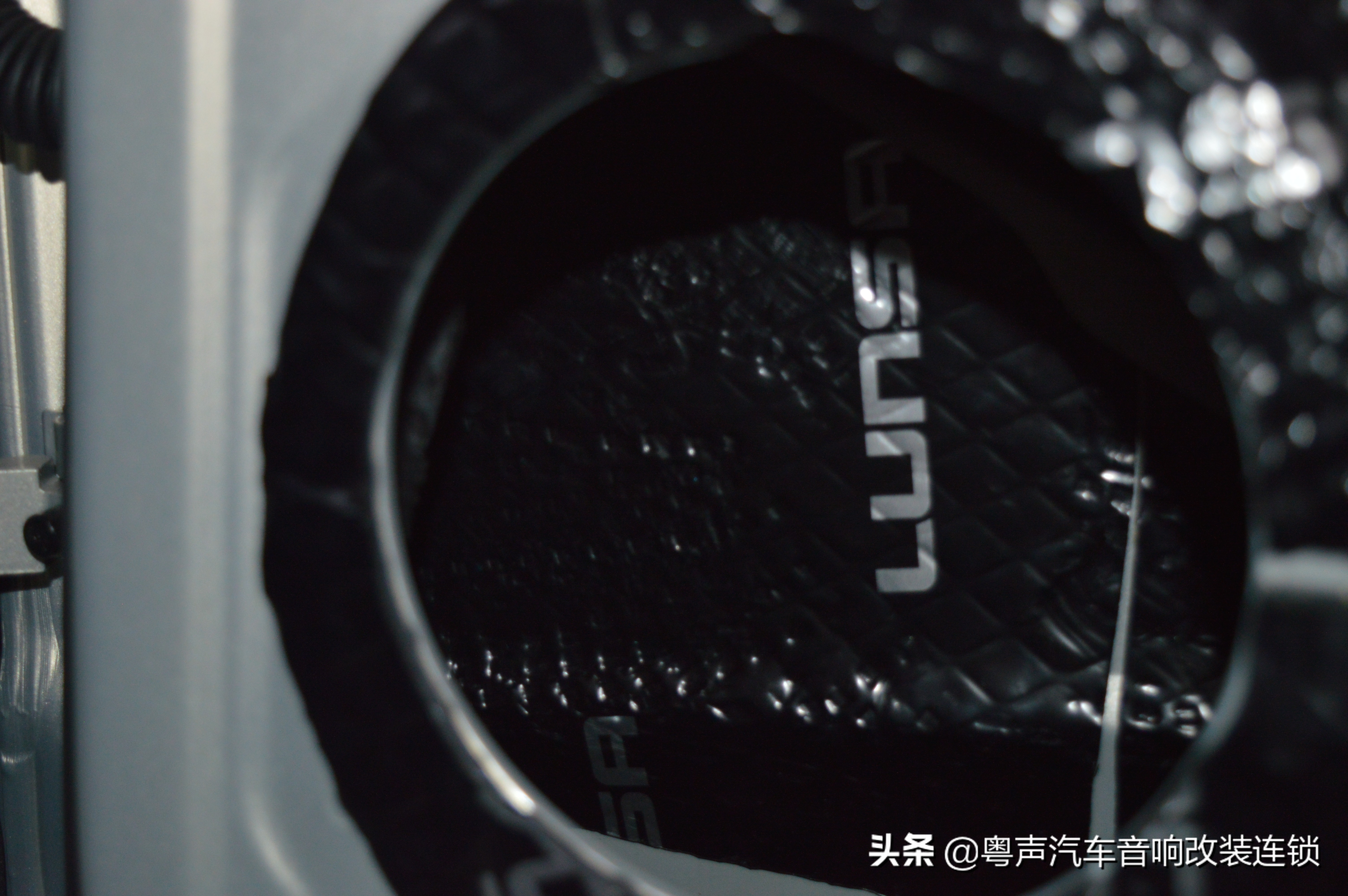 途昂380豪华怎么提升音响音质,大众途昂音响怎样改