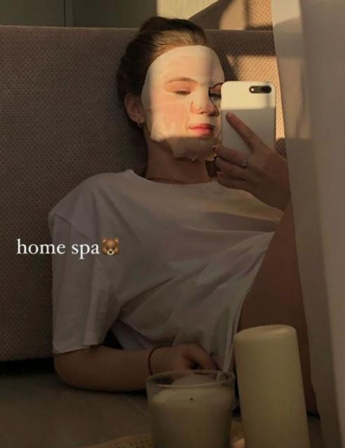 贴面膜有点小刺痛是缺水吗,脸部缺水贴面膜会刺痛是怎么回事