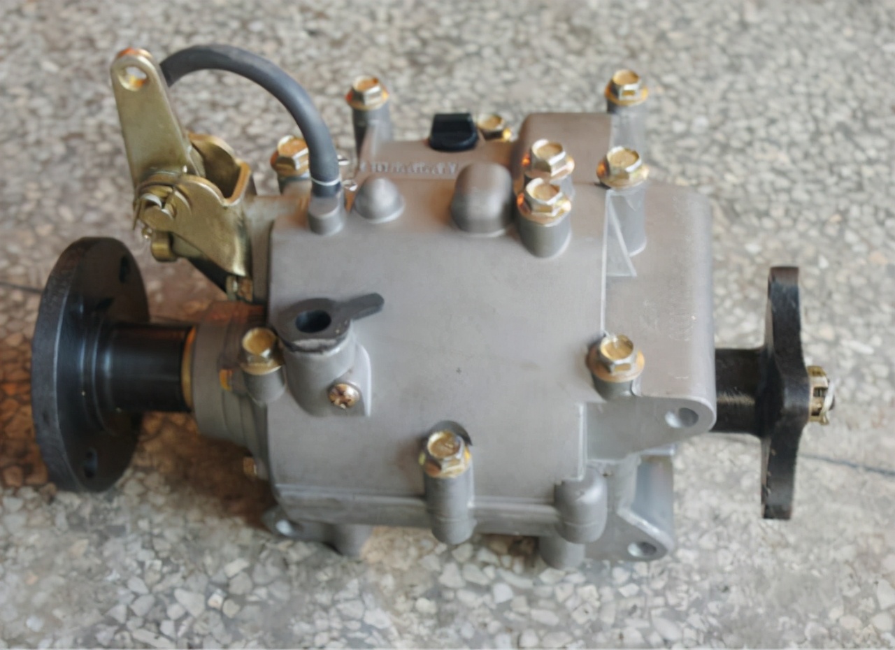 中国新型嘉陵摩托车,中国第一部国产嘉陵50民用摩托车