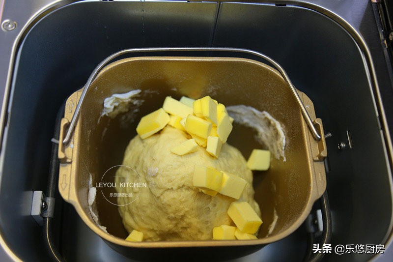 酥脆的麻花怎么和面做,和麻花一样的面包