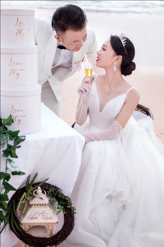 铂爵旅拍婚纱照花6000块钱值不值,铂爵旅拍云sir用无人机拍婚纱照