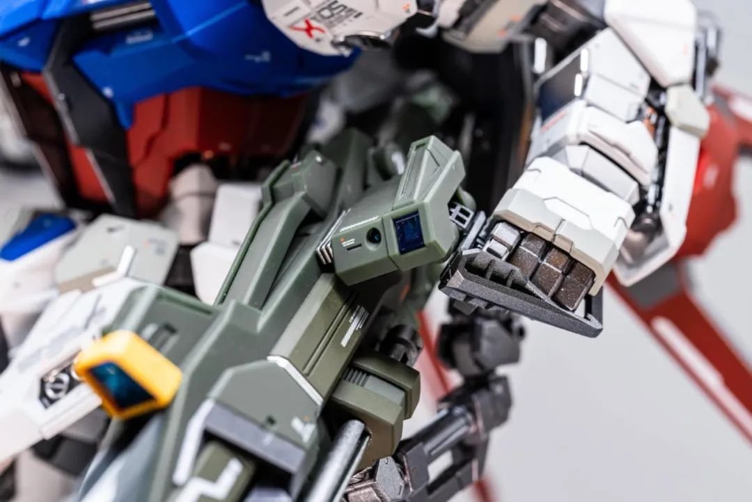 pg强袭高达头部拼装,pg强袭自由拼装过程