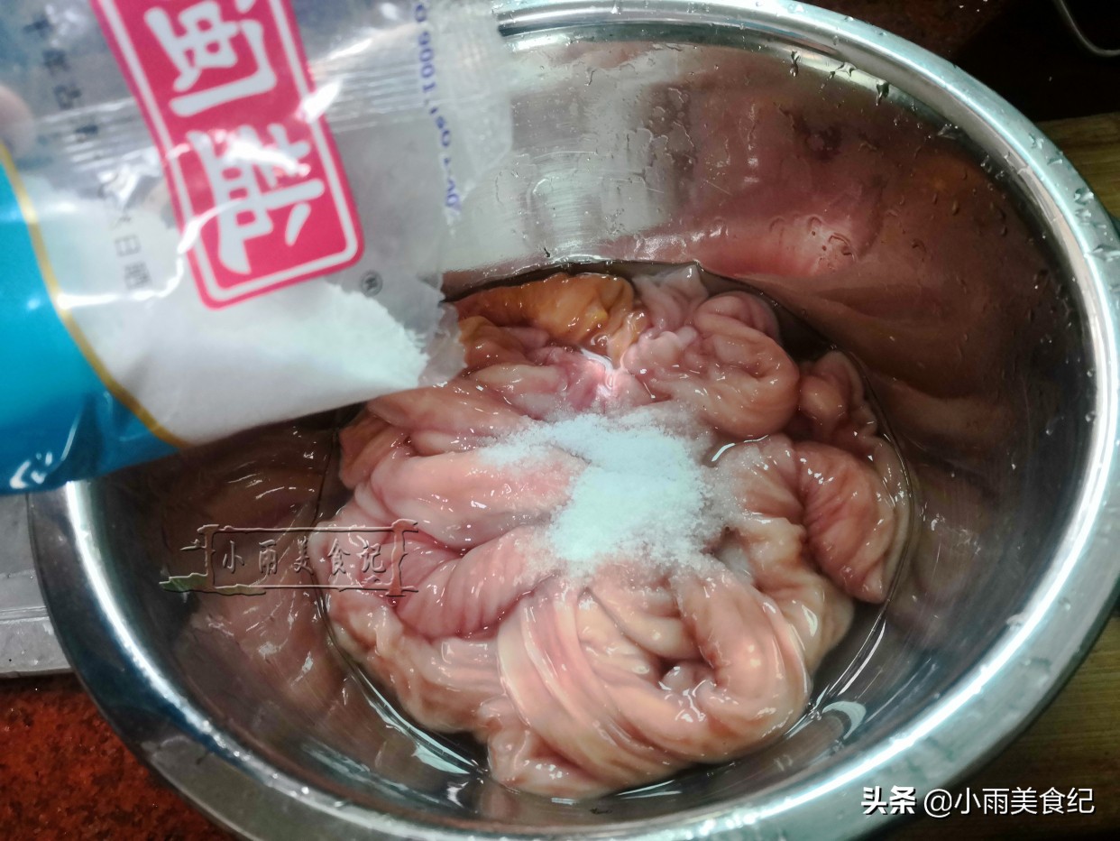 小肠怎么洗才没有怪味,小肠怎么洗才干净简单
