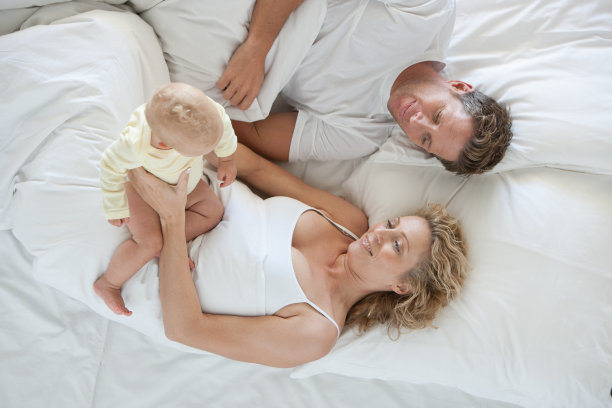 升级当了妈妈，有些人却郁郁寡欢--关爱产后抑郁症