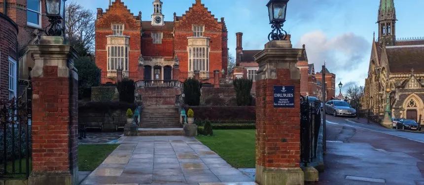 英国最贵的初中排名,伊顿英国的顶级私校