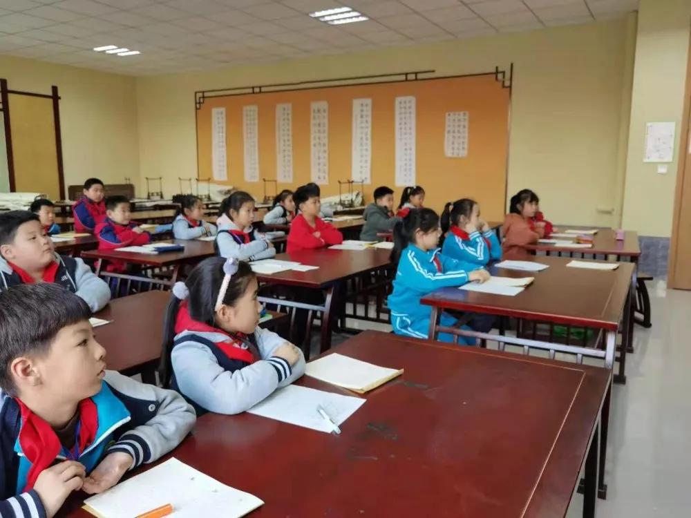 小学有特色的社团活动课,胶州市第六实验小学运动会