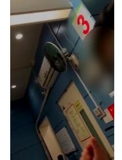 女子光着上身做检查医院这一操作让她从头凉到脚