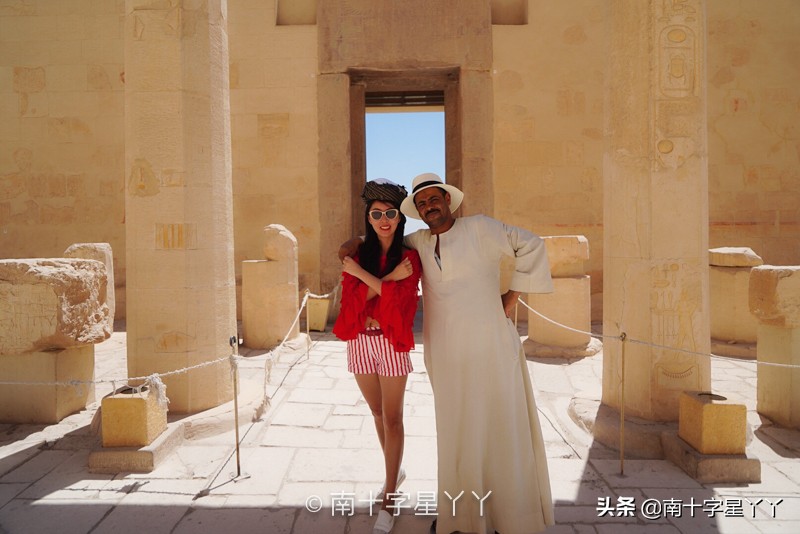 一半沙漠一半海洋图片,一半沙漠一半湖水