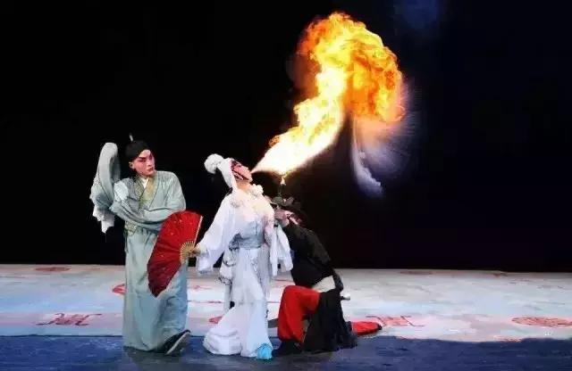 秦腔吹火绝活视频,秦腔吹火绝技连珠火