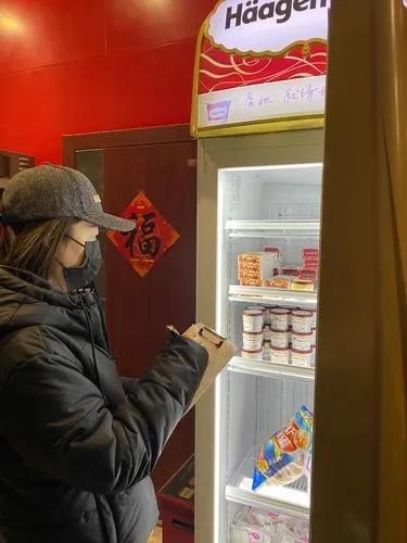 抢啊！以往在长春各影城的轻奢卖品，如今正“零利润销售”