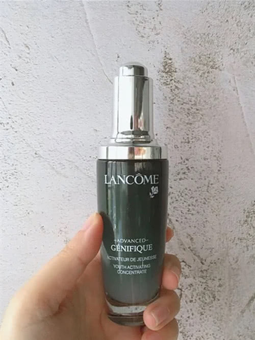 红腰子和小棕瓶精华哪个好用,小棕瓶精华和红腰子精华哪个好用