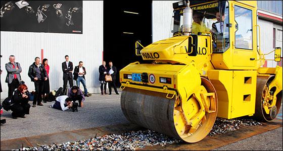 你以为有钱人的腕表都是正品？都是从这里流出，已被拦截查收