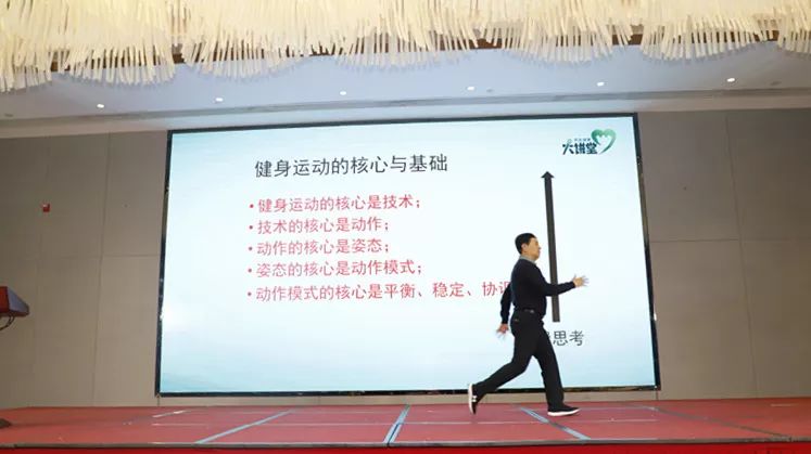 腰痛肩背疼中医怎么治疗,腰痛背痛直不起腰最快恢复方法