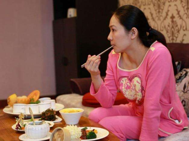 生完孩子多久之后就能出去了,生了孩子多久可以回娘家