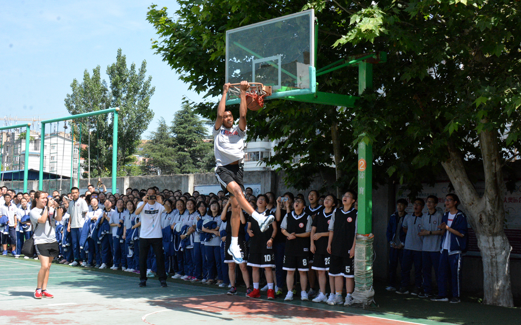 美国和西班牙篮球比赛,美国和西班牙篮球队来岚皋