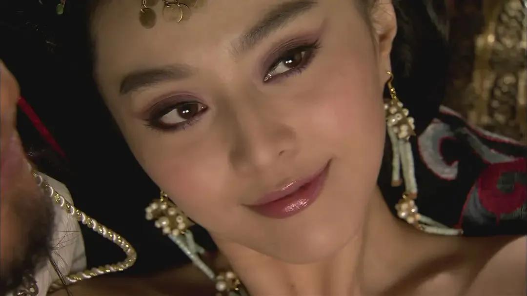 哪个男星演的狐狸精好看,长得像狐狸精的男明星